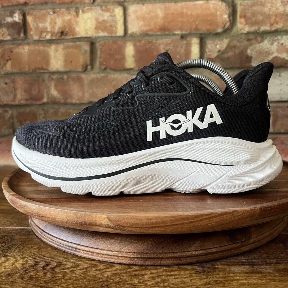 Hoka One One Clifton 10 Women 8 Black White Running Max Cushion Shoes Sneakers